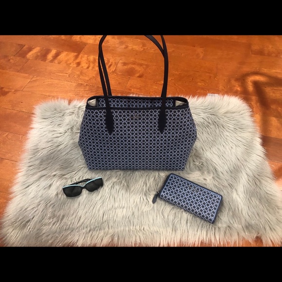 Kate Spade Tote and Matching Wallet - Picture 4 of 5